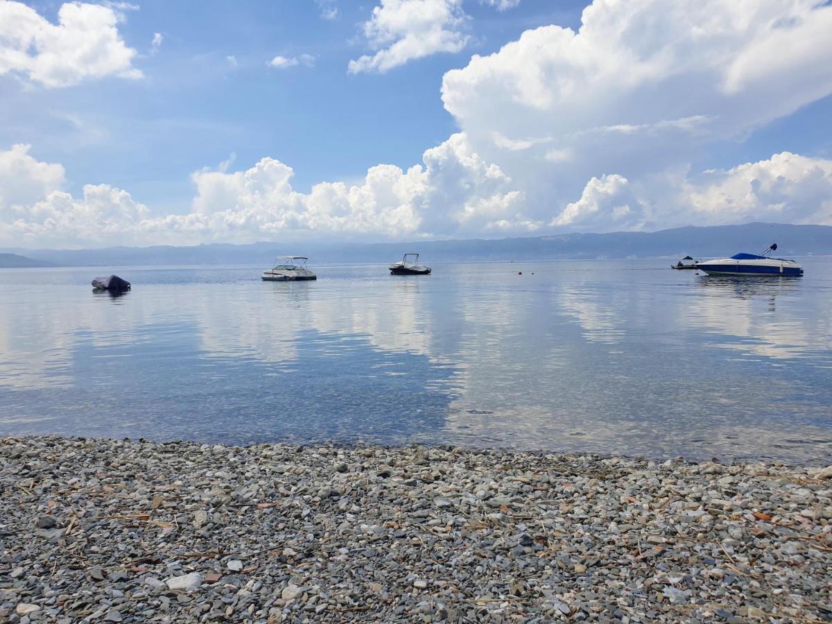 Sunrise Beach Pestani Luaran gambar